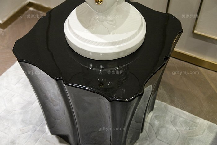 LUTUBE视频在线观看别墅家具品牌轻奢后现代客厅蓝色真皮实发组合小角几